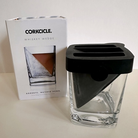 NIB Corkicicle Whiskey Wedge 9 oz Glass - Picture 1 of 2